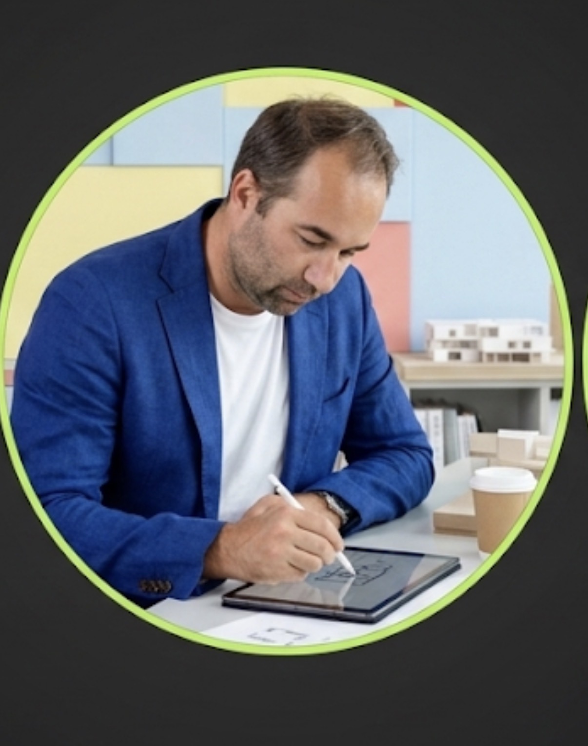 Marc aan het werk met tablet en stylus